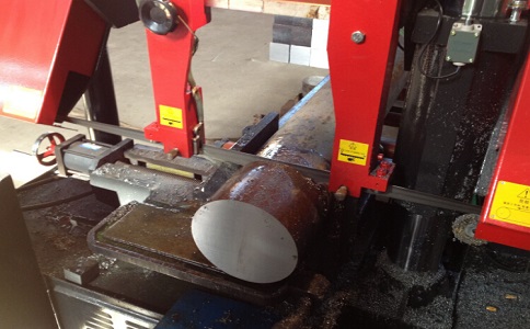 浈江卧式带锯床加工时出现明显振荡如何排查？